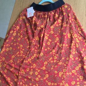 NWT LuLaRoe Lucy Skirt Size XS